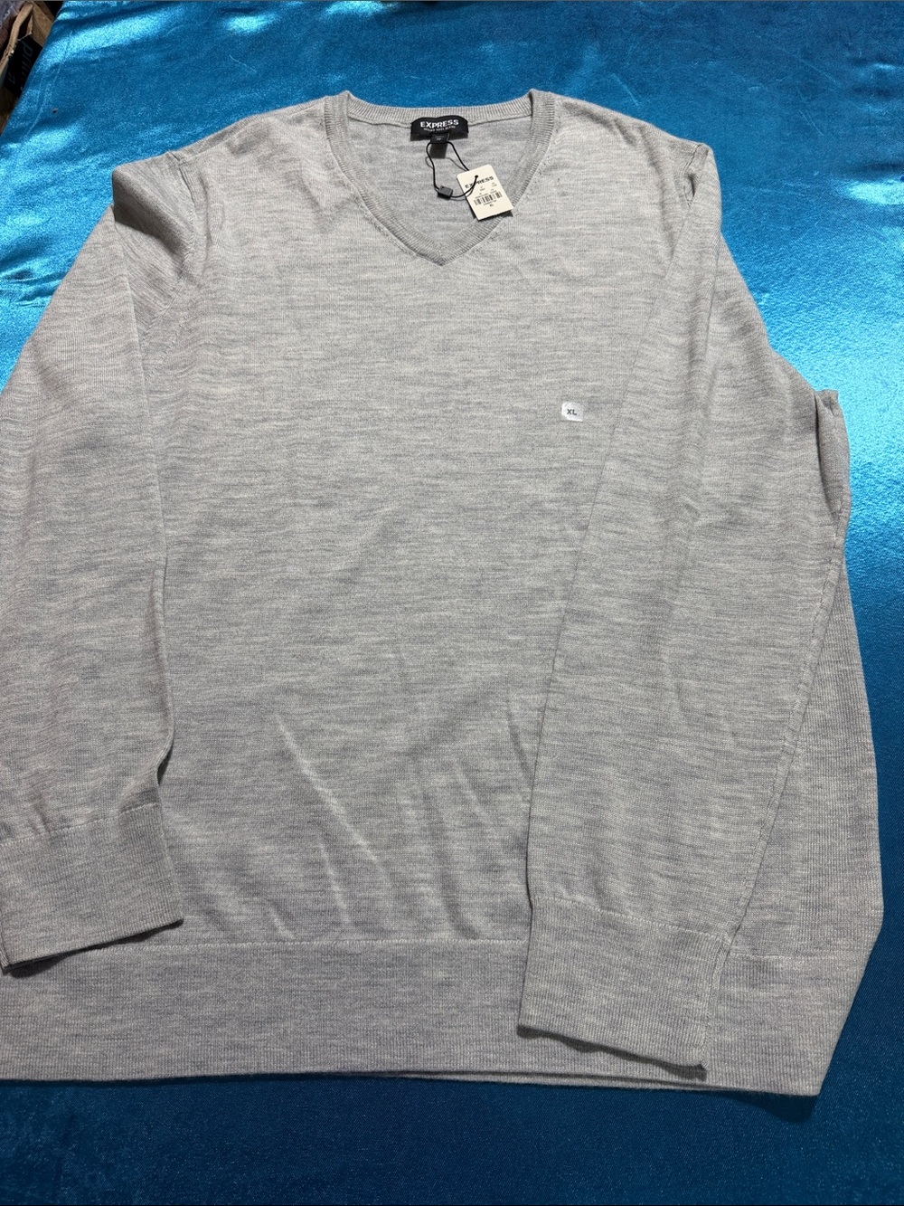 Express Men’s Light Gray V-Neck Sweater wool blend